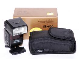 NIKON SB-600
