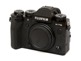 FUJIFILM X-T5 BLACK SOLO CORPO